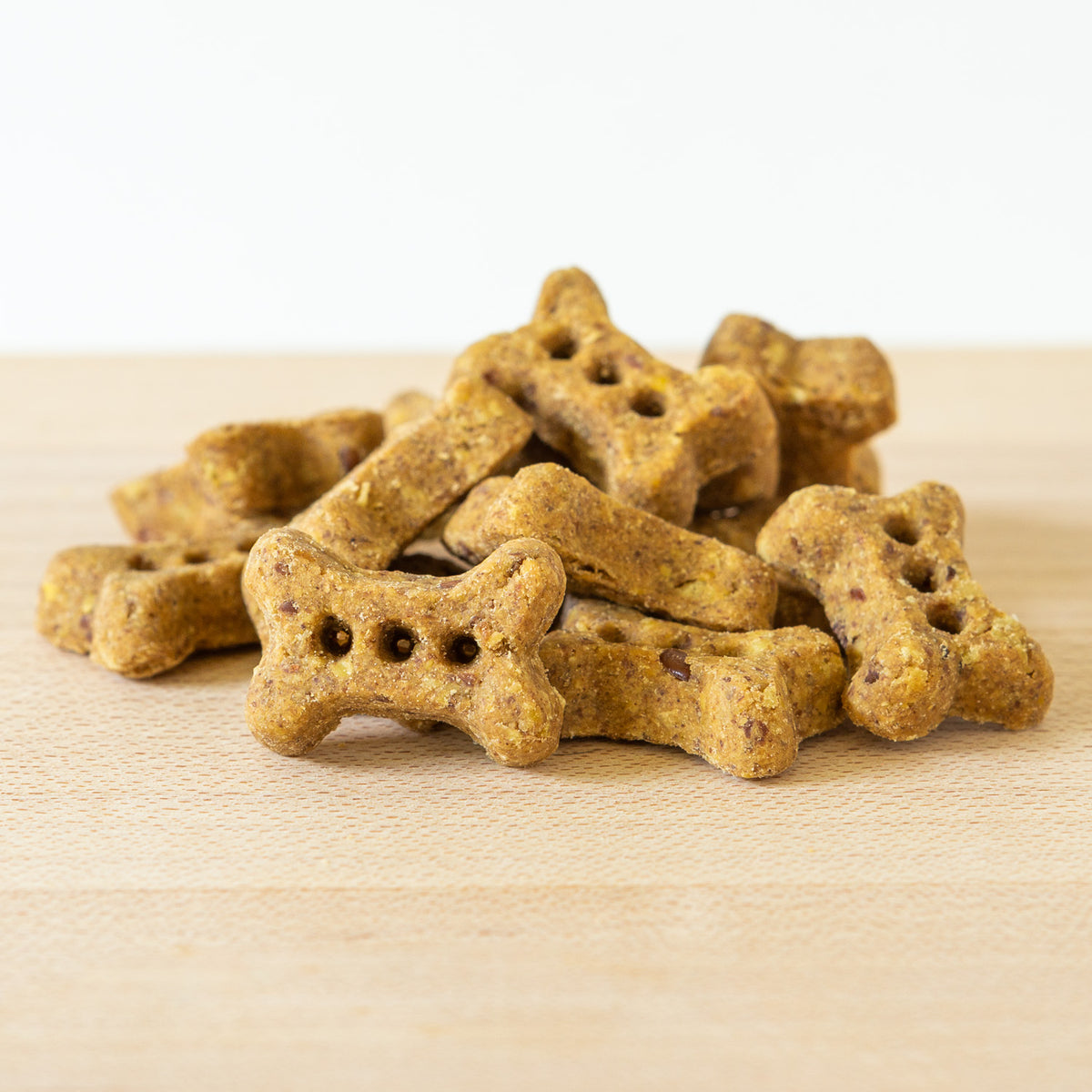 CROWN TO TAIL NOTHIN&#39; BUT THE FIXINS CRUNCHY DOG TREATS
